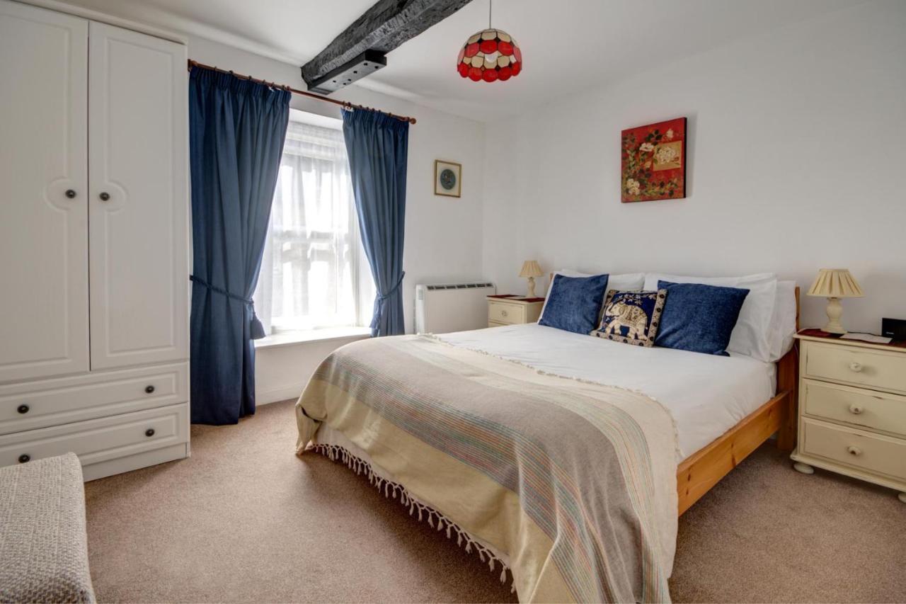 Katrinas Apartment By Treetop Property Cirencester Exteriör bild